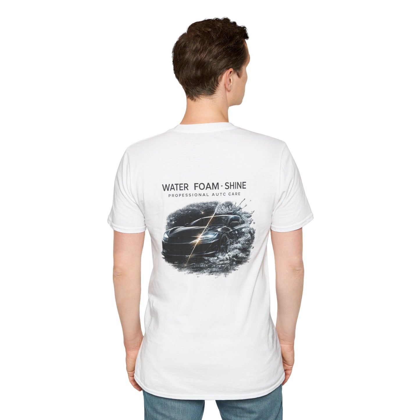 personne portant le t-shirt blanc avec en gros une voiture avec la différence de nettoyer ou pas 