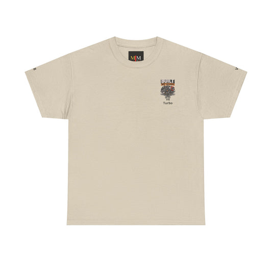t-shirt avec un moteur en aux a gauche