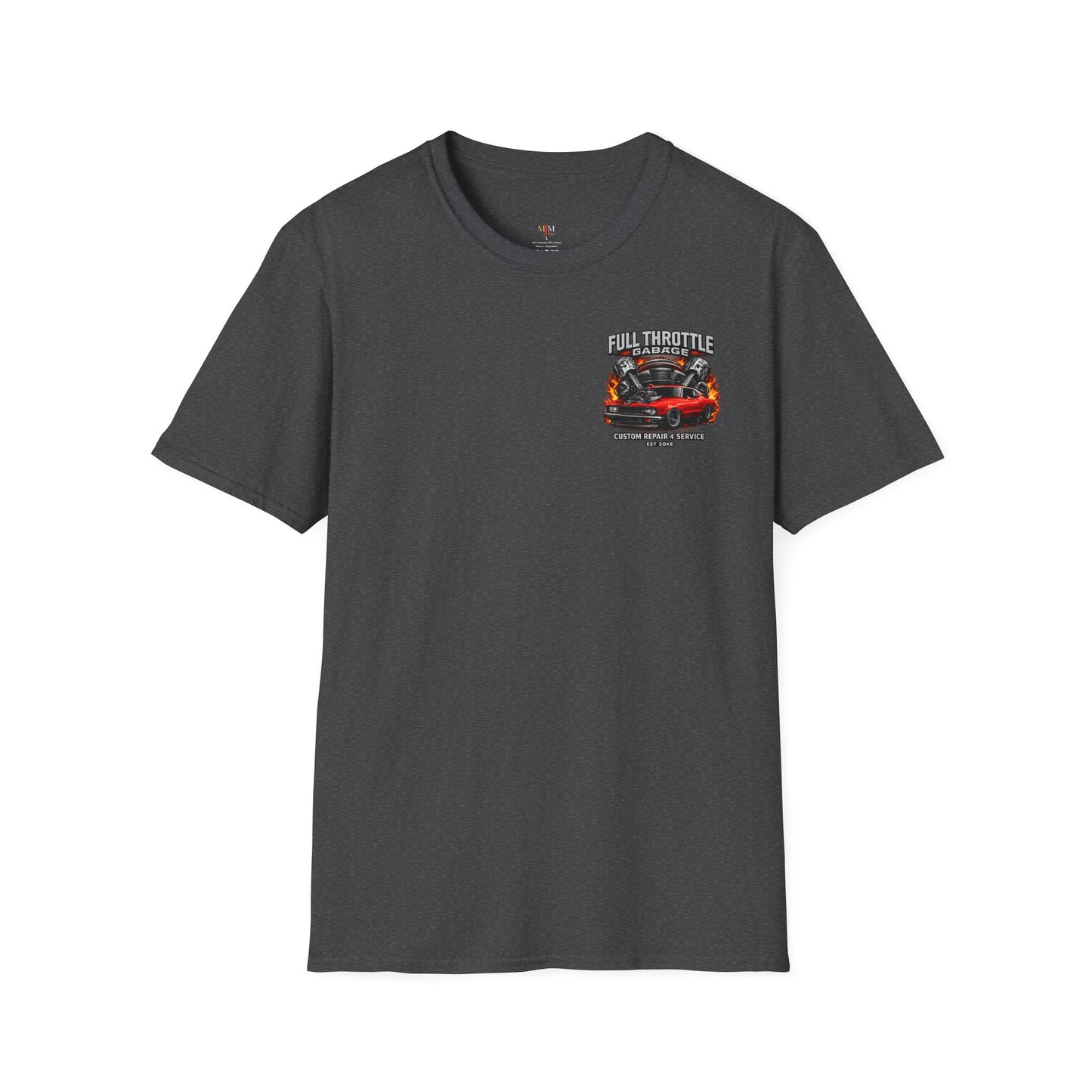 T-shirt gris avec une voiture et des piston et des flamme sur la poitrine 