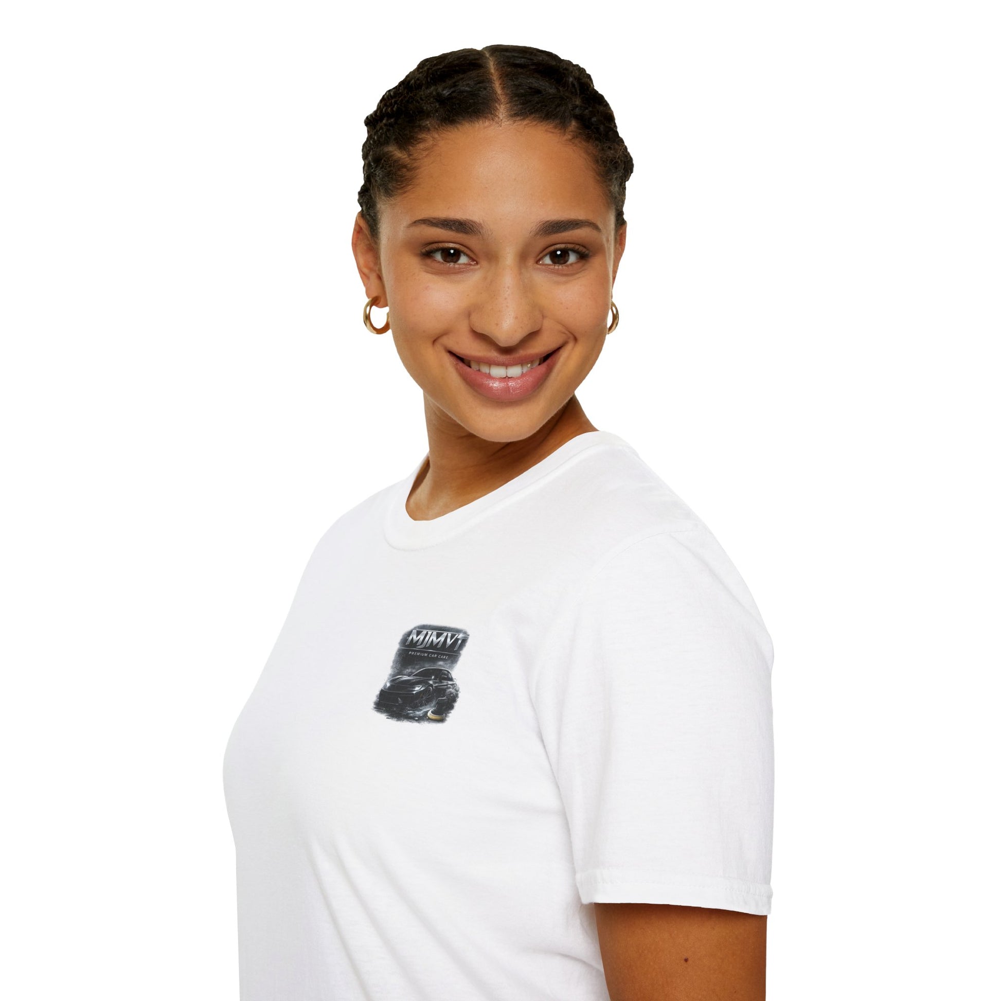 personne présentant le t-shirt blanc de profile