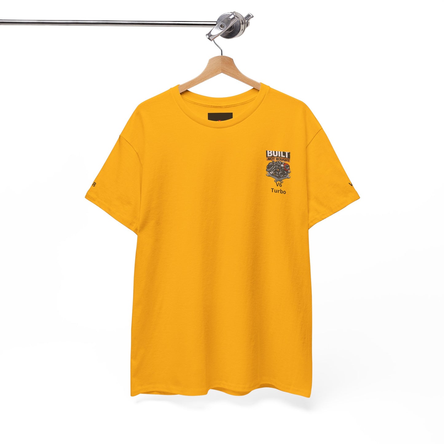 t-shirt jaune suspendu 