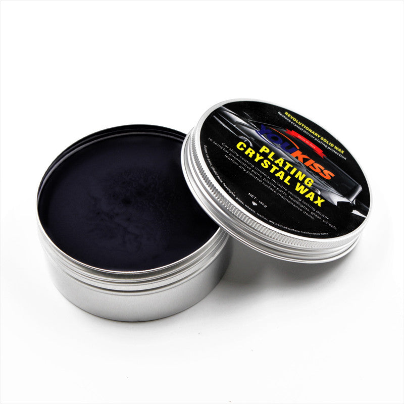 un pot de wax ouvert noir 